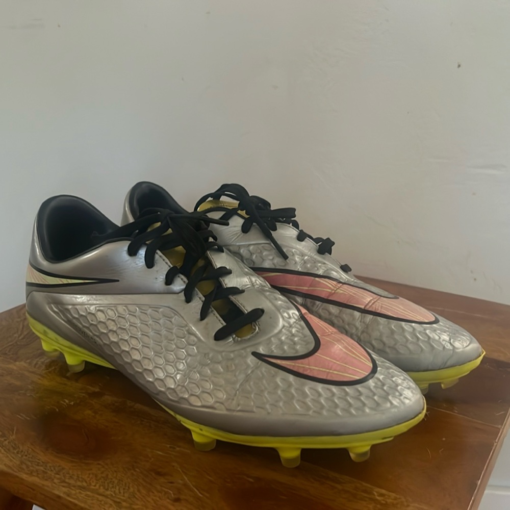 Nike NEYMAR HYPERVENOM cleats. Worn but in good condition.
